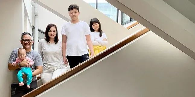 Akhirnya Liburan, Ini Kegiatan Staycation Mona Ratuliu Selama Pandemi