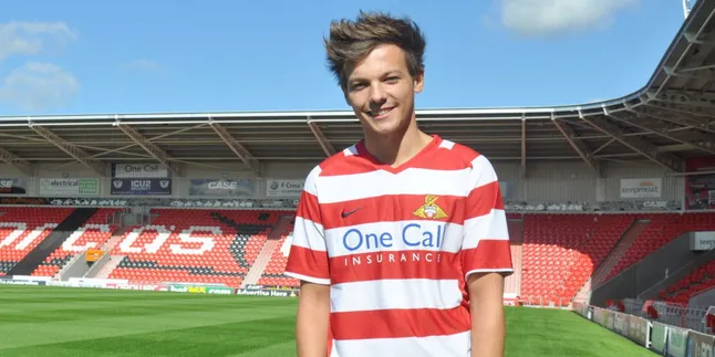 Akhirnya, Louis One Direction Merumput di Klub Liga Inggris Ini!
