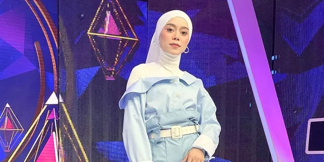 Akhirnya Tampil Lagi di Layar Kaca, Lesti Kejora Tiba-tiba Nangis Ketika Bawakan Lagu 'Sekali Seumur Hidup' Akhirnya Tampil Lagi di Layar Kaca, Lesti Kejora Tiba-tiba Nangis Ketika Bawakan Lagu 'Sekali Seumur Hidup'