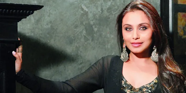 Akhirnya Terungkap, Wajah Adira Anak Rani Mukherjee Tembem Imut Akhirnya Terungkap, Wajah Adira Anak Rani Mukherjee Tembem Imut