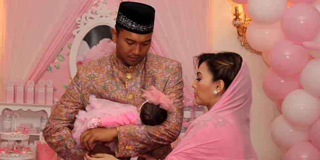 Akikah Cucu Nia Daniati Hadirkan Nuansa Serba Pink