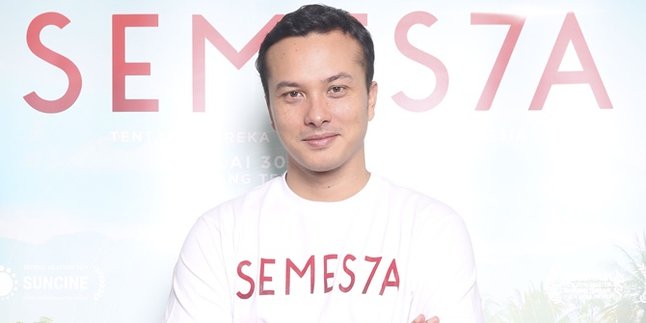 Nicholas Saputra's Heroic Act While Waiting for Covid-19 Vaccine Becomes the Highlight, Immediately Trending on Twitter!