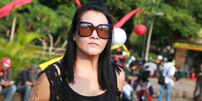 Aksi Kamisan, Melanie Subono Tagih Janji Jokowi Untuk Selesaikan Isu HAM