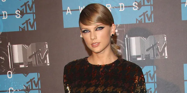Aksi Kocak Taylor Swift Saat Lipsync Bareng Dylan Aksi Kocak Taylor Swift Saat Lipsync Bareng Dylan