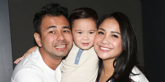 Aksi Rafathar Ketika Latihan Meet and Greet, Lucu Banget