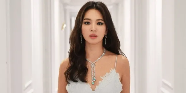 Aktif Lagi di Instagram Pasca Cerai, Ini Komentar dari Song Hye Kyo Aktif Lagi di Instagram Pasca Cerai, Ini Komentar dari Song Hye Kyo