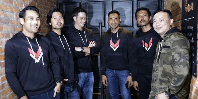 Aktor-Aktor Tampan 'FOXTROT SIX' Dilatih Koreografi Laga Oleh Uwais Team