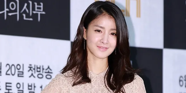 Aktris 'BBF' Lee Si Young, Pacaran Dengan Pengusaha Restoran
