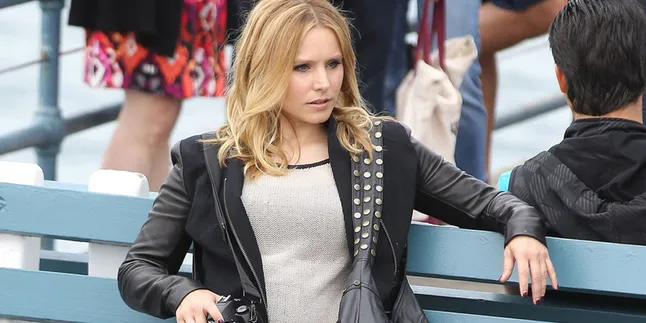 Demi Amal, Kristen Bell Nyanyikan Lagu-Lagu Dari Frozen