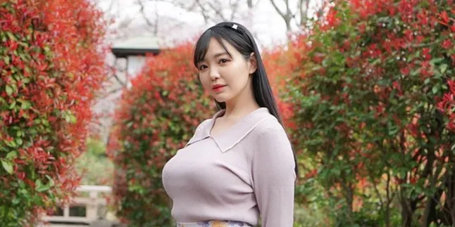 Aktris JAV Momona Koibuchi Ternyata Pernah Kerja Sebagai PNS