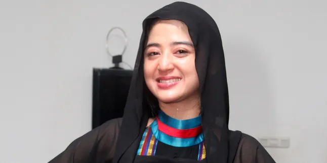 'Aku Rapopo' Julia Perez Iringi Kebebasan Dewi Perssik 'Aku Rapopo' Julia Perez Iringi Kebebasan Dewi Perssik