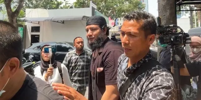 Akui Bukan Pemberi Modal untuk Bisnis Narkoba, Ammar Zoni Memohon kepada Majelis Hakim Jelang Pembacaan Putusan Akui Bukan Pemberi Modal untuk Bisnis Narkoba, Ammar Zoni Memohon kepada Majelis Hakim Jelang Pembacaan Putusan