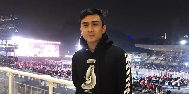 Akun Instagram Hilang, Lutfi Agizal Sedih 4 Orang Timnya yang Anak Yatim Kehilangan Pekerjaan Akun Instagram Hilang, Lutfi Agizal Sedih 4 Orang Timnya yang Anak Yatim Kehilangan Pekerjaan