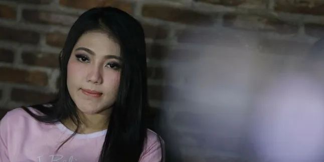 Akun Instagram Via Vallen Mendadak Hilang, Inikah Alasannya?