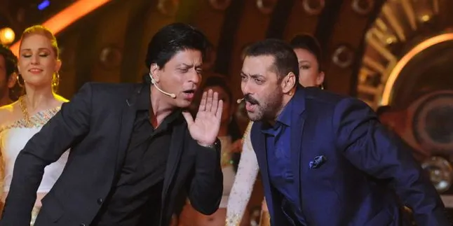 Akur, Shahrukh Khan Pamer Foto Main Sepeda Bareng Salman Khan
