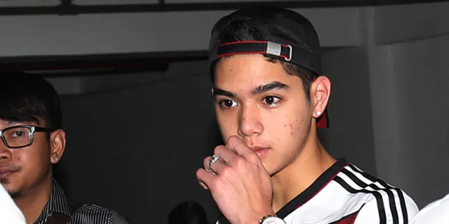 Al Ghazali Ngaku Tindik Telinga Tanpa Izin Ahmad Dhani