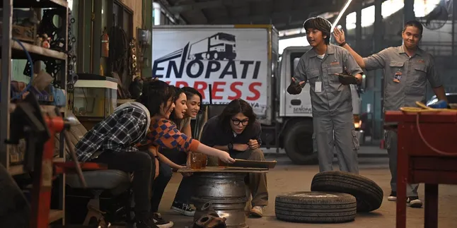 Alami Banyak Kerugian Karena Film 'MENCURI RADEN SALEH' Dibajak, Pihak Visinema Pictures Lapor Polisi Alami Banyak Kerugian Karena Film 'MENCURI RADEN SALEH' Dibajak, Pihak Visinema Pictures Lapor Polisi