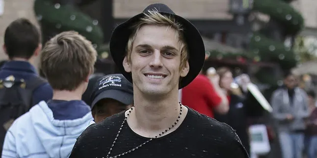 Alasan Aaron Carter Putus Dengan Pacarnya Karena Biseksual