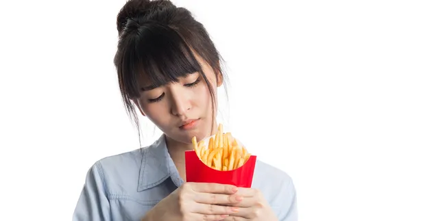Alasan Gokil Tahan Diri Makan Junk Food, Sstt, Pasti Kamu Pernah Deh!