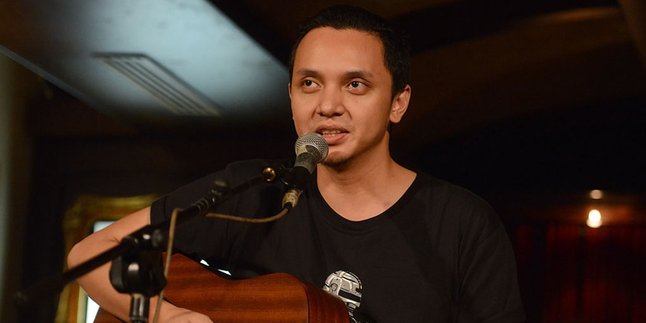 Alasan Iga Massardi Pakai Batik Setiap Barasuara Manggung