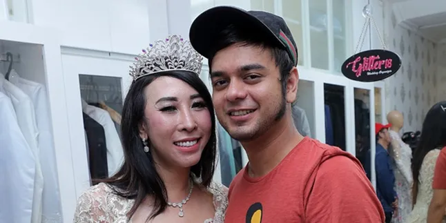 Alasan Mantap Nikahi Rio Reifan, Henny: Kalau Dikasih Tau Bisa Denger Alasan Mantap Nikahi Rio Reifan, Henny: Kalau Dikasih Tau Bisa Denger