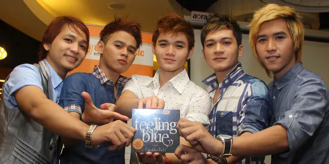 Album Kompilasi 'FEELING BLUE' Untuk Yang Galau