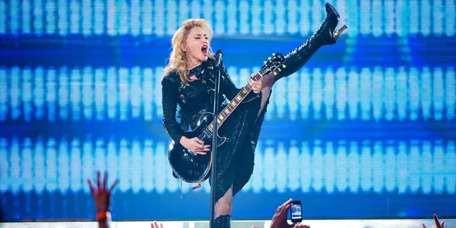 Album Madonna Nomor Satu di Rusia!