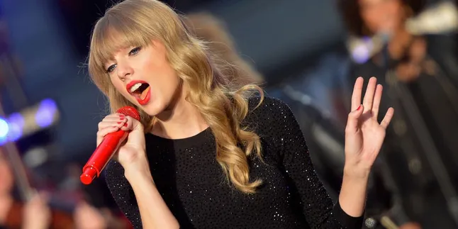 Album Taylor Swift Terjual 1,2 Juta Keping Dalam Pekan Pertama!