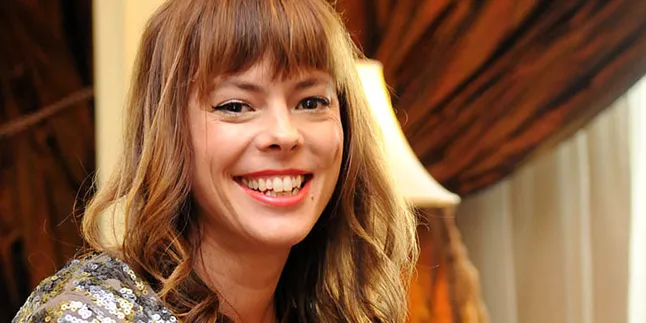 Album Terbaru Lenka Soal Perasaan Menjadi Ibu