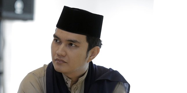 Aldi Taher Claims to be an Islamic Preacher, Here's Dewi Perssik's Response