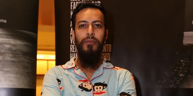Alex Abbad Takut Jenggotnya Penuh Kecoa dan Lumut