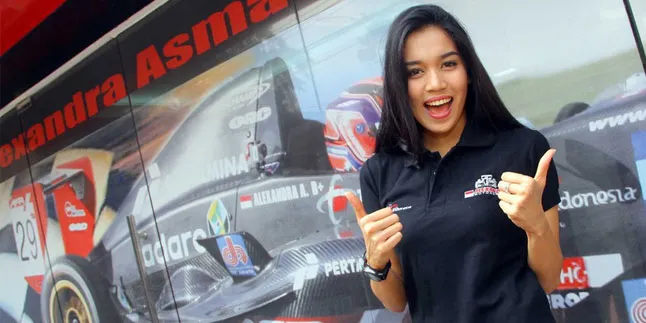 Alexandra Asmasoebrata: Tipe Pria Idaman Harus Bisa Nyetir Alexandra Asmasoebrata: Tipe Pria Idaman Harus Bisa Nyetir
