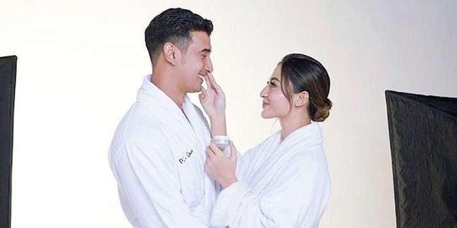 Ali Syakieb Posts Romantic Photos with Margin Wieheerm, Advised Not to Show Off Before Official