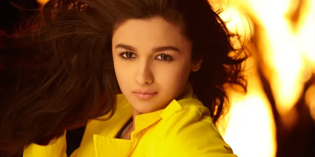 Alia Bhatt Pamer Interior Vanity Van-nya, Artistik dan Mewah!