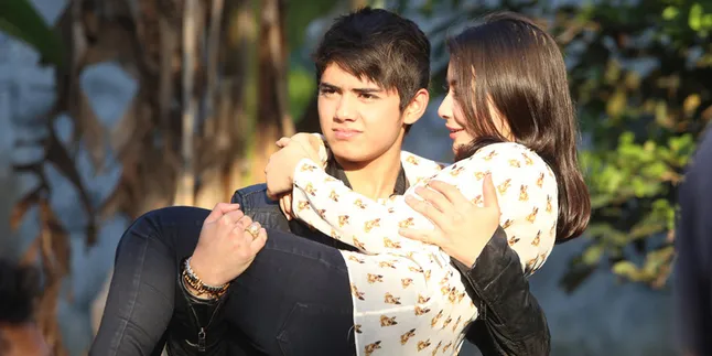 Aliando Syarief - Prilly Latuconsina Sudah Pacaran?