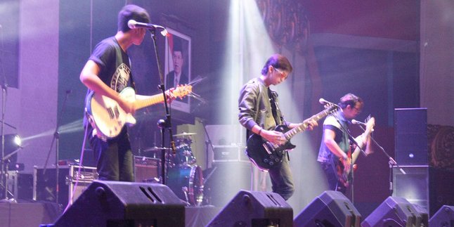 Aliandonesia Band, 'Mesin Musik' Aliando Syarief Yang Dinamis!