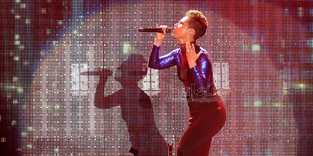 Alicia Keys: Pharrell Williams Itu Monster!