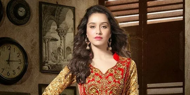 Alih Profesi, Shraddha Kapoor Punya Jurus Bikin Cantik