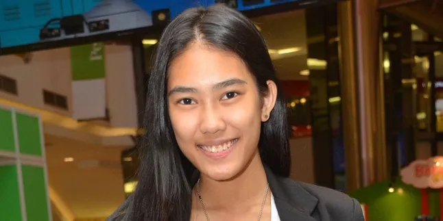 Alika Menolak Disebut Bersaing Dengan Girlband