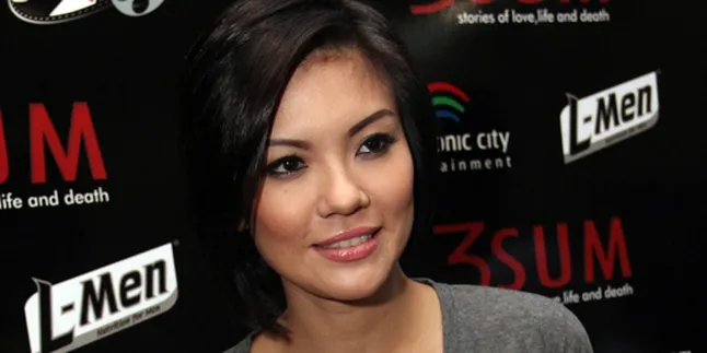 Aline Adita Belum Bicarakan Pernikahan Aline Adita Belum Bicarakan Pernikahan