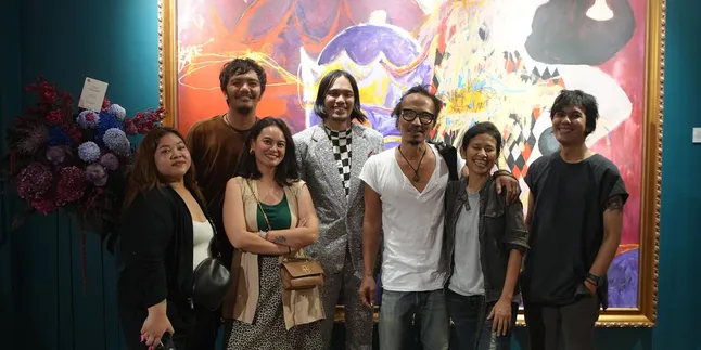 Alipjon Buka Pameran Tunggal di spaCCCe Jakarta, Libatkan Band Plastik dan Black Horses tampil Akustik