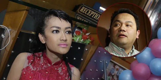 Almarhum Ayah Disindir Farhat Abbas, Julia Perez Nangis Almarhum Ayah Disindir Farhat Abbas, Julia Perez Nangis