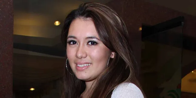 Amanda Gonzales Menari di Single Kedua