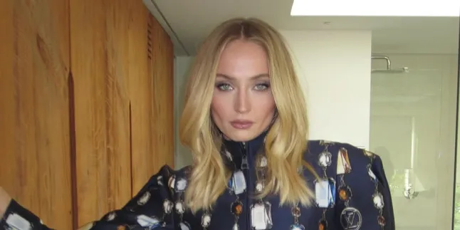 Amazon Resmi Tunjuk Sophie Turner Jadi Lara Croft di Serial TOMB RAIDER