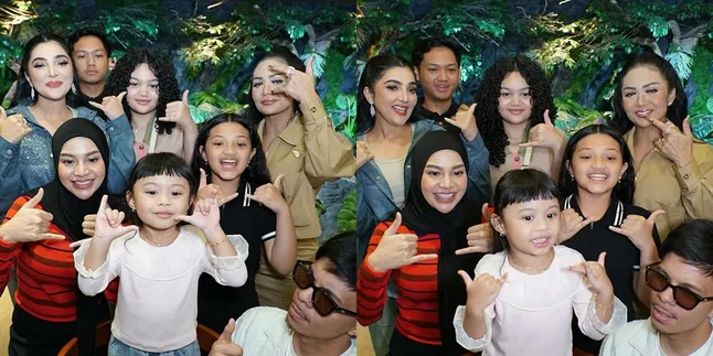 Ameena as the Gang Leader While Creating a Dance Trend on TikTok with Aurel Hermansyah, Ashanty, and Kris Dayanti - Makes You Shake Your Head
