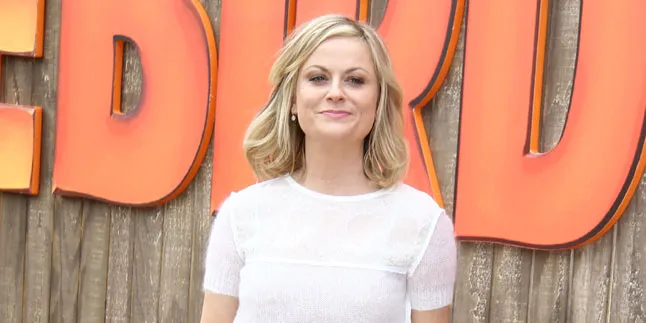 Amy Poehler Bocorkan Persiapannya Jadi Host Golden Globe