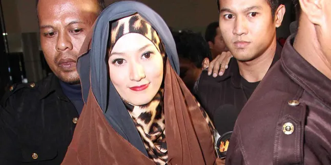 Anak-Anak Lyra Virna Masih Sering Tanyakan Ayahnya