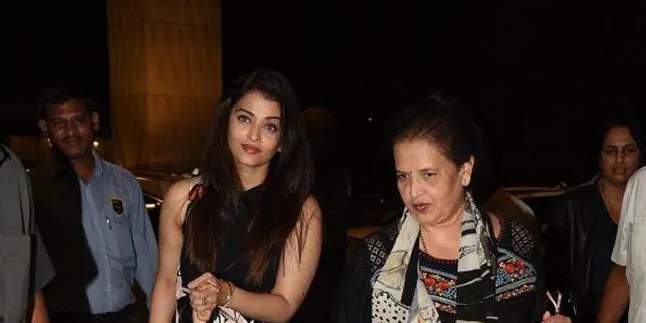 Anak Berbakti, Aishwarya Rai Cium Kaki Ayah Sebelum ke Cannes Anak Berbakti, Aishwarya Rai Cium Kaki Ayah Sebelum ke Cannes