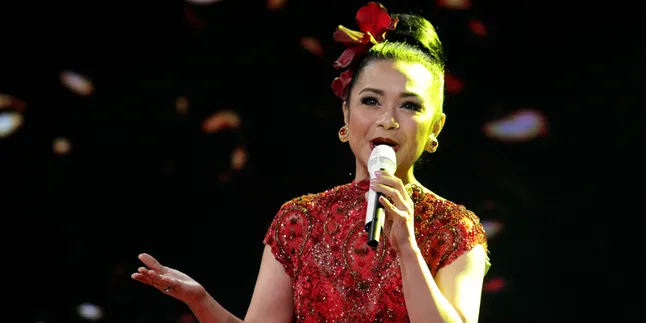 Anak Ikuti Jejaknya Bernyanyi, Ruth Sahanaya Bangga