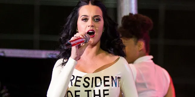 Anak Ini Dibully Gara-Gara Ibunya Mirip Katy Perry Anak Ini Dibully Gara-Gara Ibunya Mirip Katy Perry